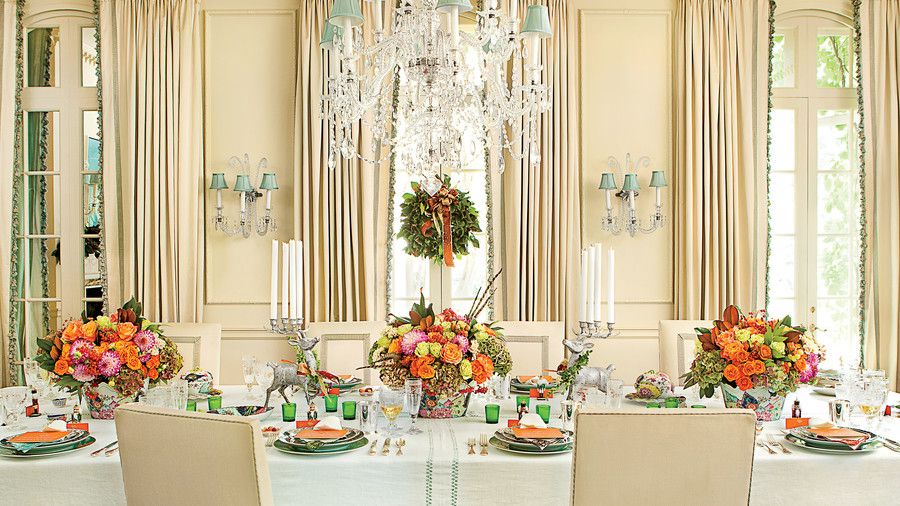 دانييل Rollins' Holiday dining and tablesetting decorations