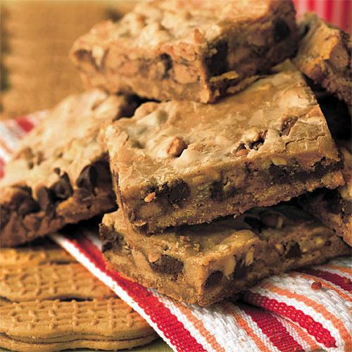 най-доброто Cookies Recipes: Peanut Butter-Candy Bar Brownies Recipes