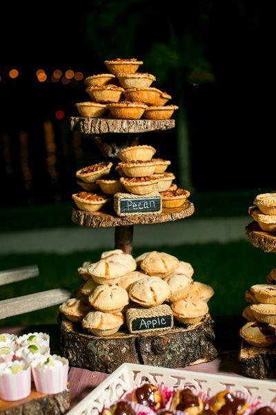 Rústico Pie Tower at Wedding