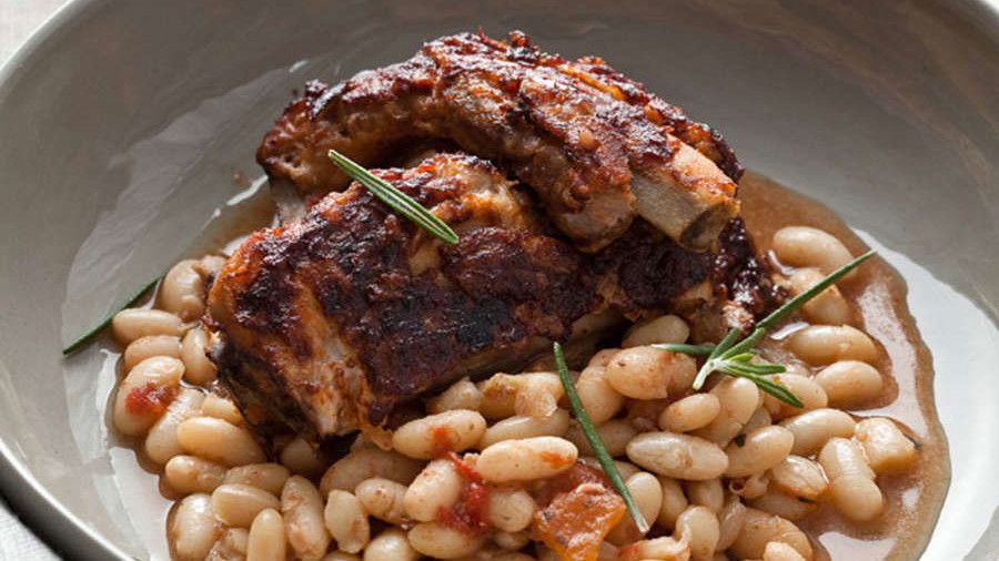 glaserede Pork Ribs with White Beans 