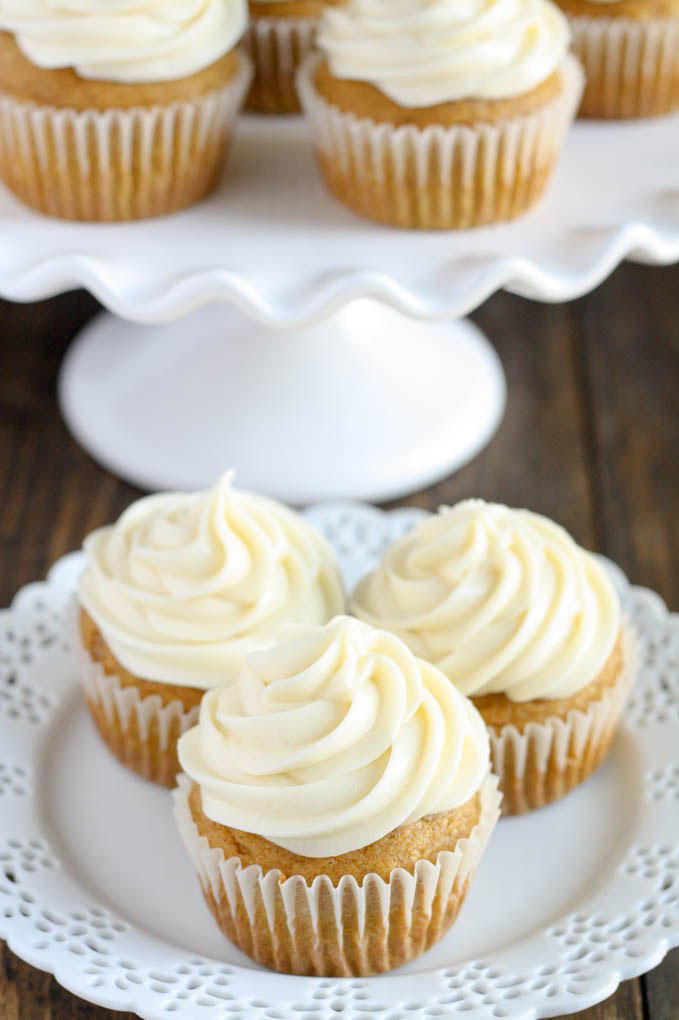 Calabaza Cupcakes with Cream Cheese Frosting