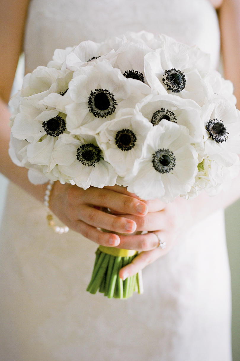 أبيض Anemones Bouquet