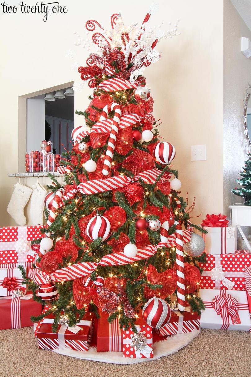 червен And White Candy Cane Christmas Tree