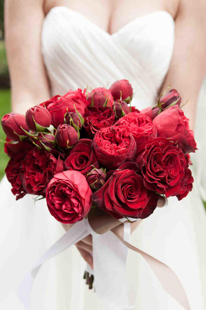 أحمر Garden Rose Bouquet 