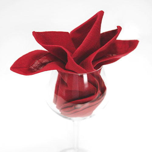 ماذا to Fold a Napkin for a Wine Glass 