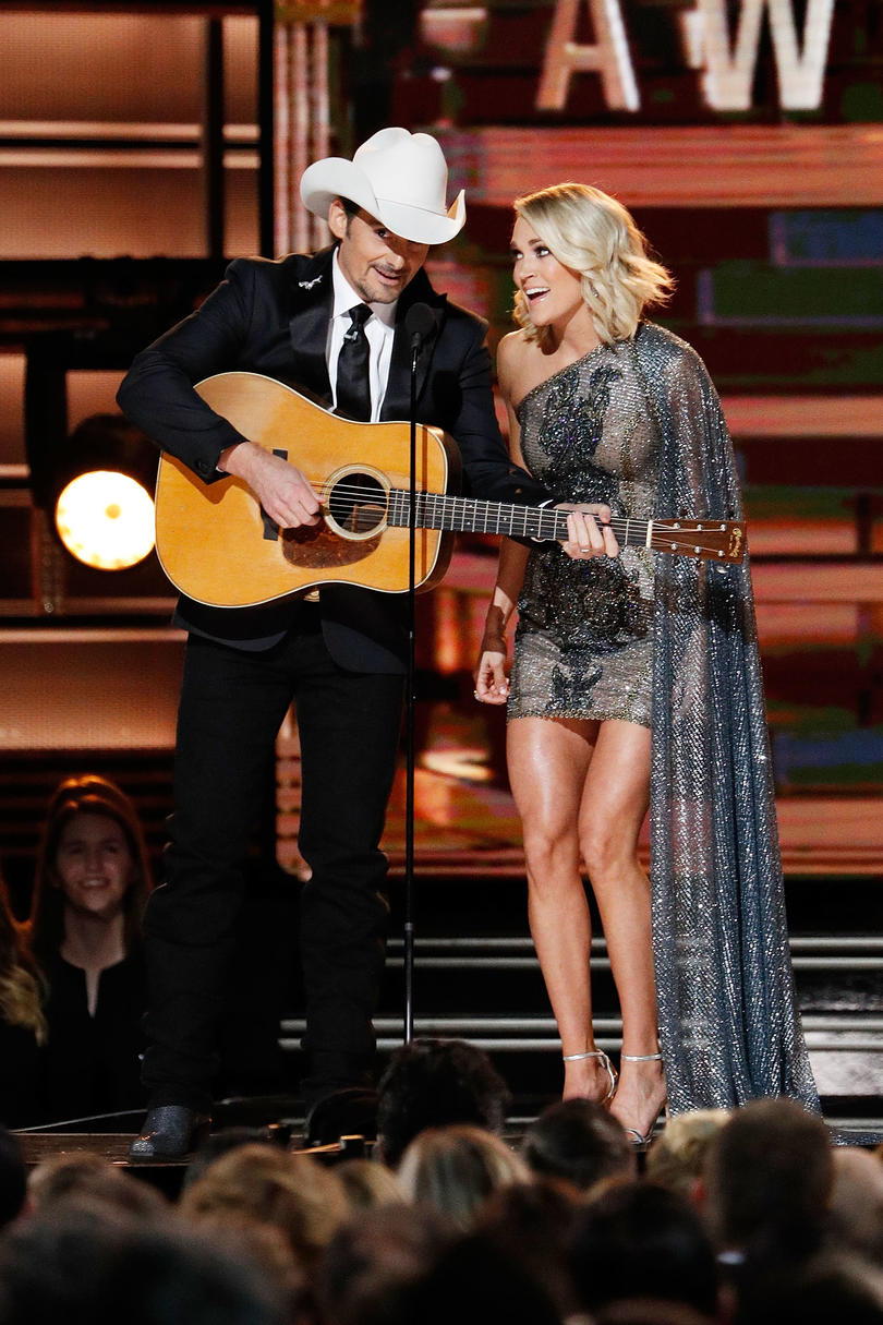 Незабравим Country Music Duets Brad Paisley and Carrie Underwood