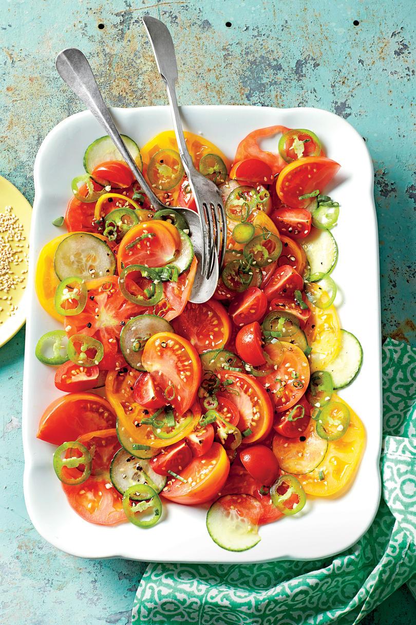 السمسم، Tomato, and Cucumber Salad
