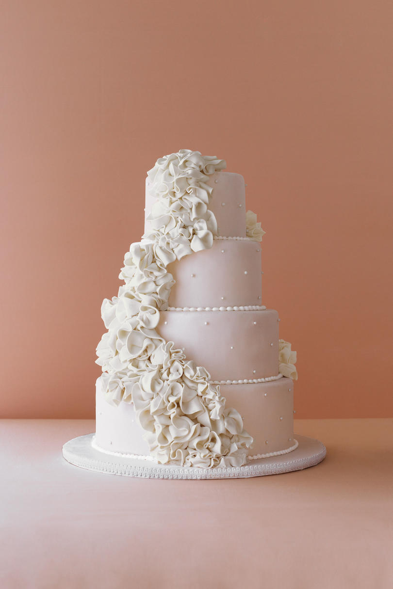 Perle Perfection Wedding Cake