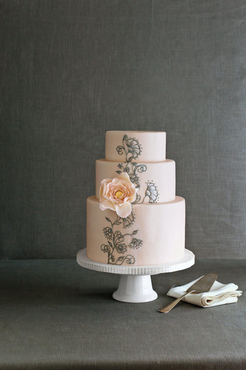 Vine in Bloom Wedding Cake