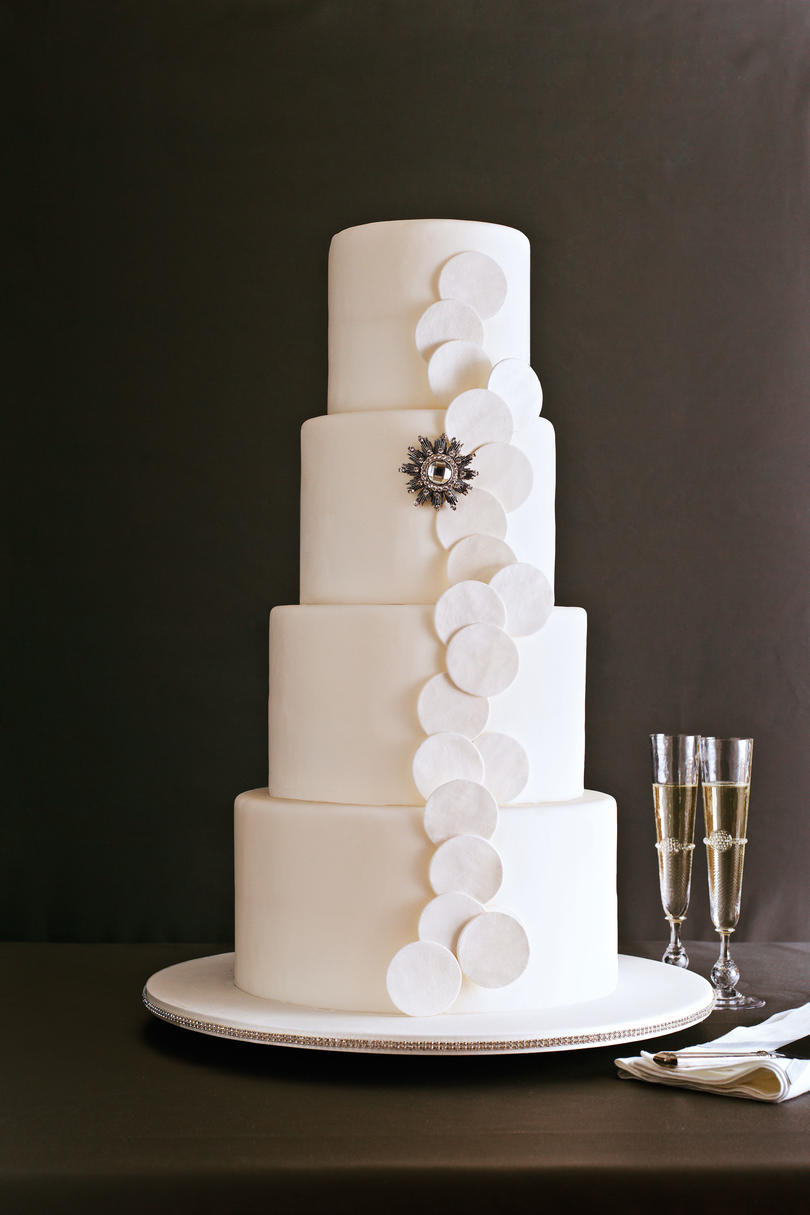 Elegantní and Chic Wedding Cake