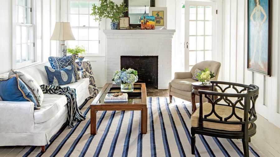 أبيض and Blue Living Room