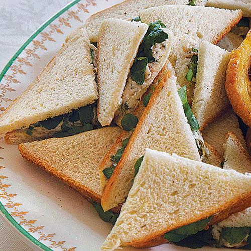 пушено Trout and Watercress Tea Sandwiches
