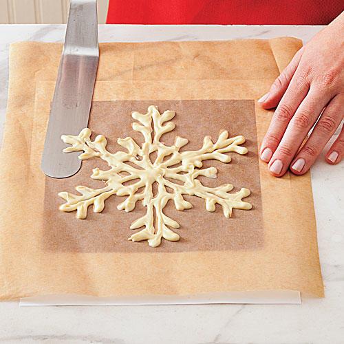 Cómo To Make a White Chocolate Snowflake: Step 1