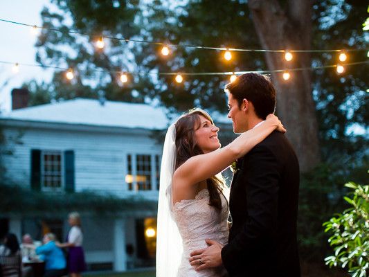 southern-wedding-string-lights1.jpg