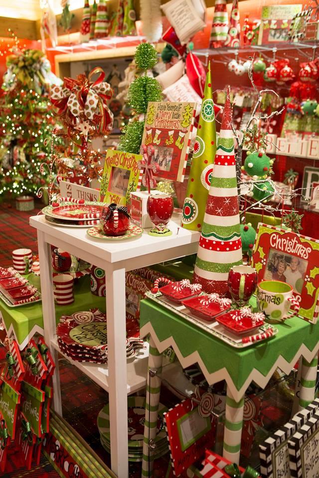 クリスマス Shops Open All Year Long St. Nick Nacks in Callahan's of Calabash