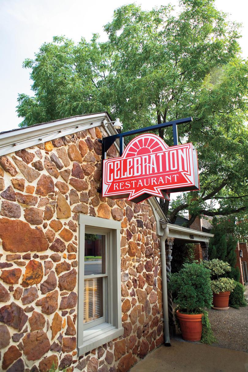 南 Diner Restaurants: Celebration Restaurant, Dallas, TX
