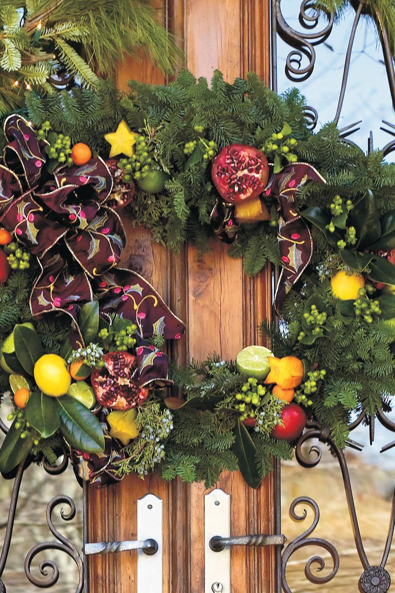 عيد الميلاد Decorating Ideas: TWo-Piece Wreath