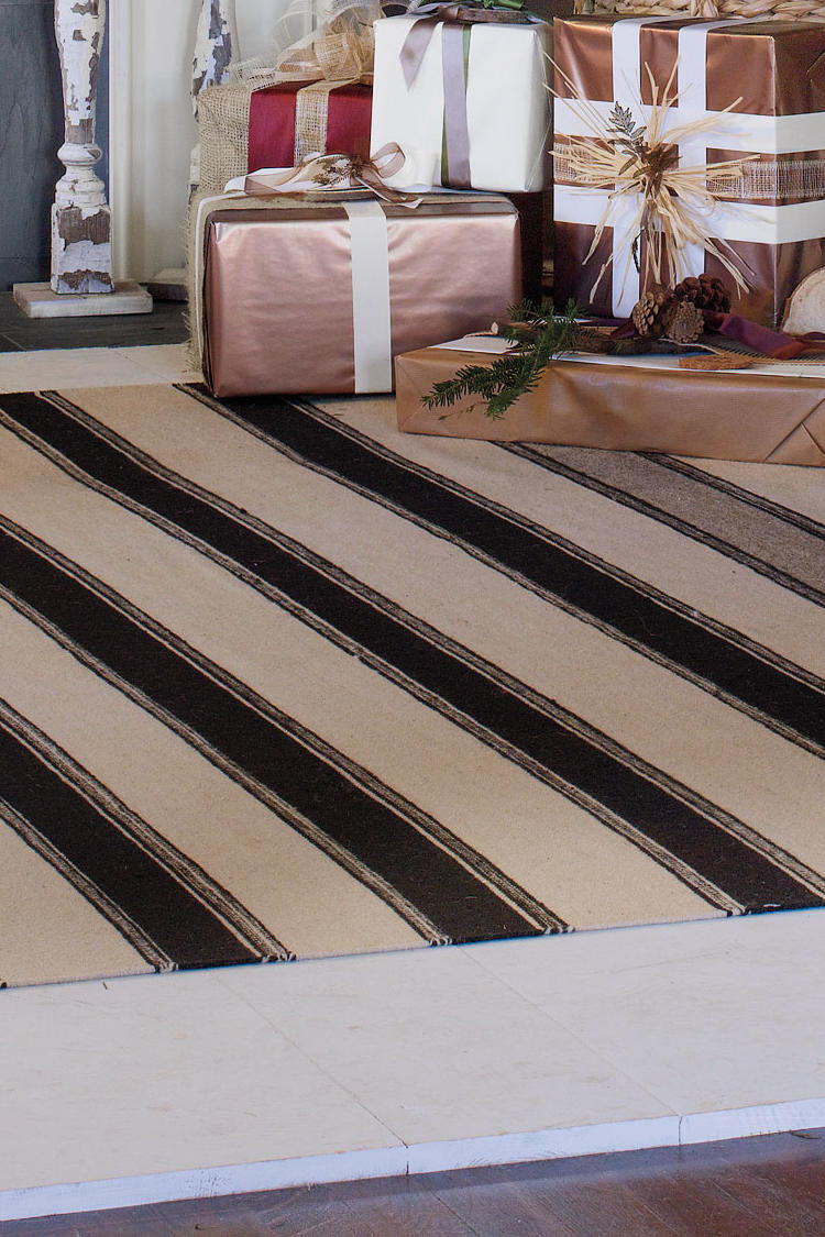 A rayas Flat-Weave Rug