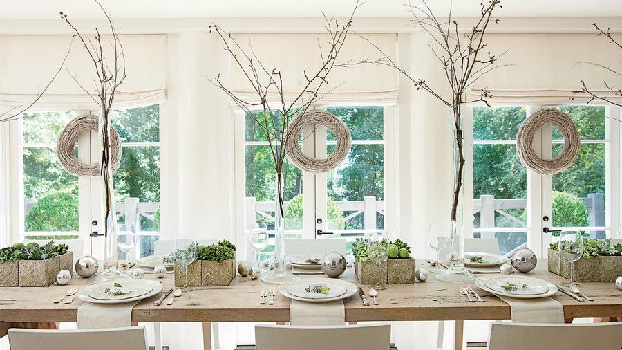 البني Holiday dining room and tablescape decorations