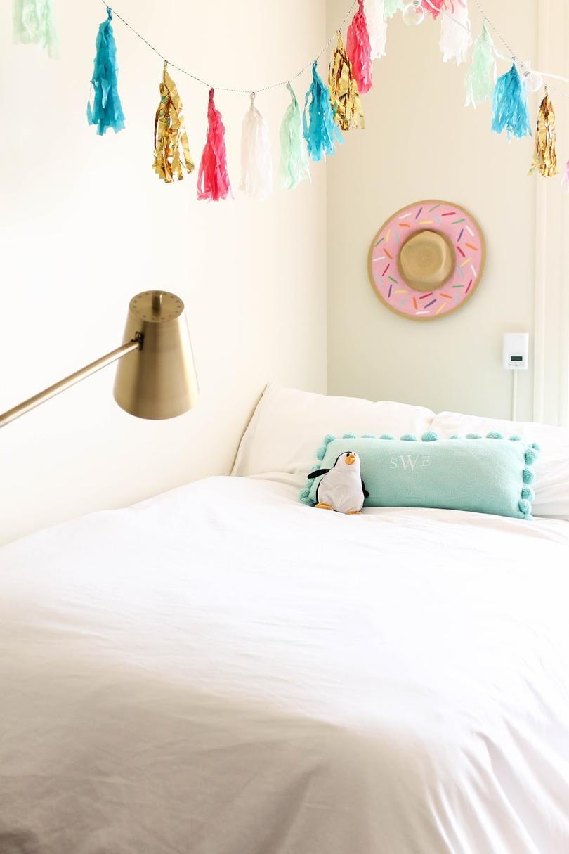 Blanco Pink and Teal UT Austin Dorm Room