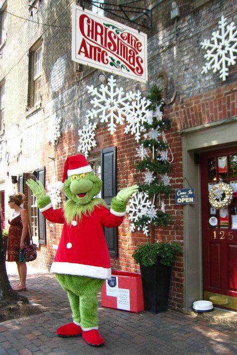 クリスマス Shops Open All Year Long The Christmas Attic