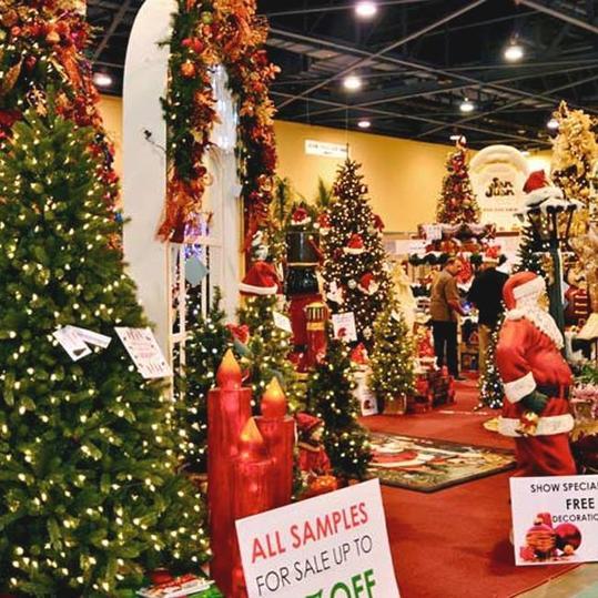 クリスマス Shops Open All Year Long The Christmas Palace