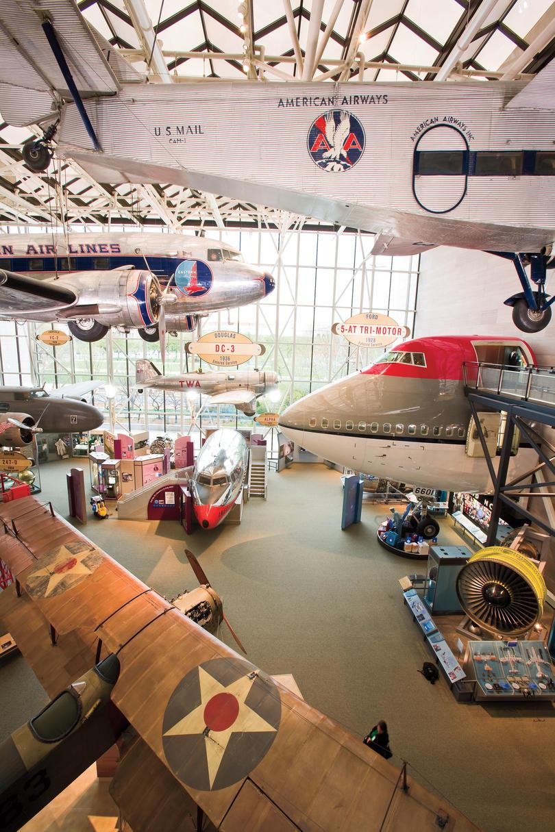 صورة of National Air and Space Museum interior