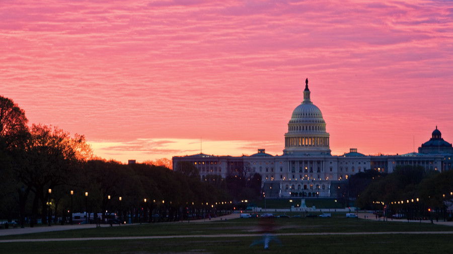 صورة of united states capitol building at sunrise