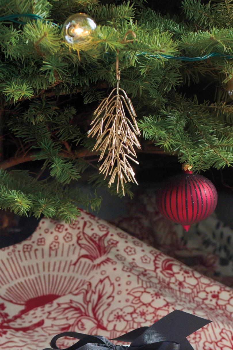 dorado Pinecone Christmas Ornaments