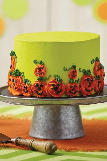 Calabaza Swirl Halloween Cake