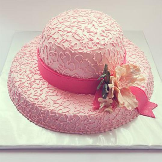 Lyserød Derby Hat Cake