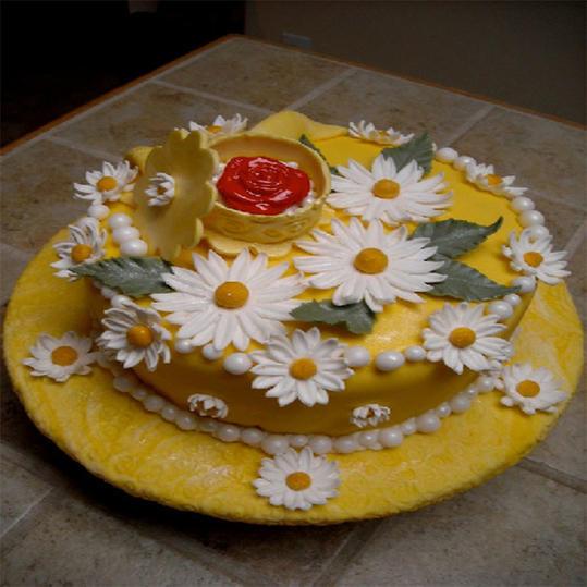 Blomst Covered Derby Hat Cake