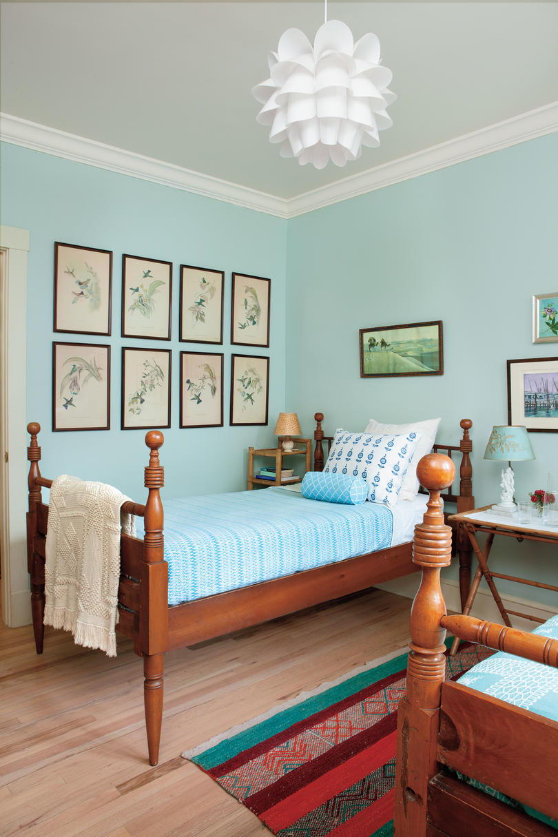 Vendimia Blue Twin Bedroom