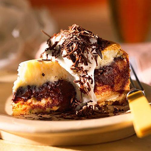 دافئ Fudge-Filled Cheesecake