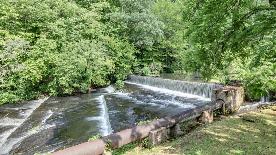 滝 at Gristmill Property Fall River Tennessee