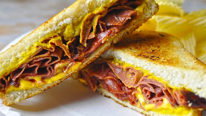 Oeste Virginia: Fried Bologna Sandwich 