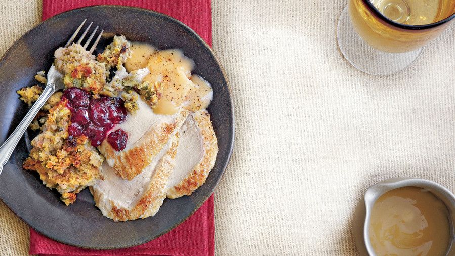 pavo Breast and Herb-Cornbread Stuffing