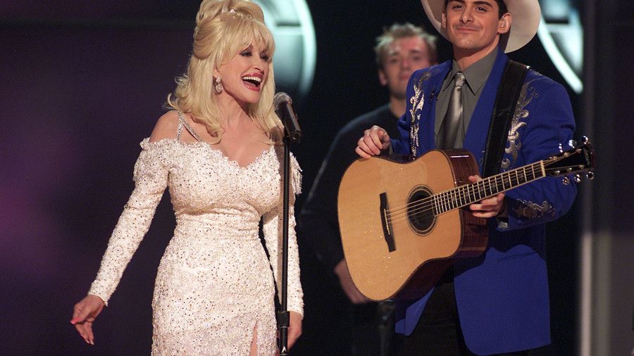 لا ينسى Country Music Duets Brad Paisley and Dolly Parton
