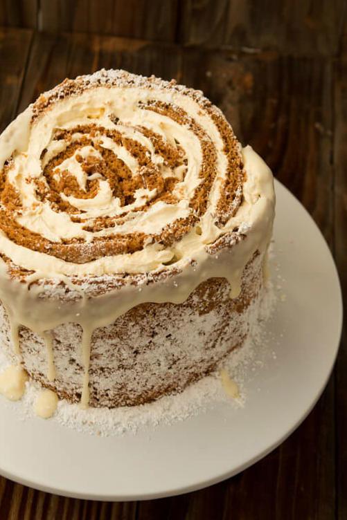 ホワイト Chocolate Pumpkin Roll Cake