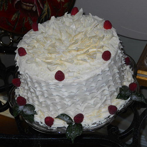 hvid Chocolate-Raspberry Cake