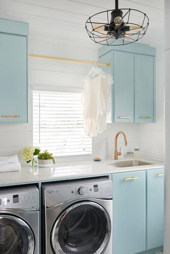 hvid Laundry Room with Light Blue Cabinets