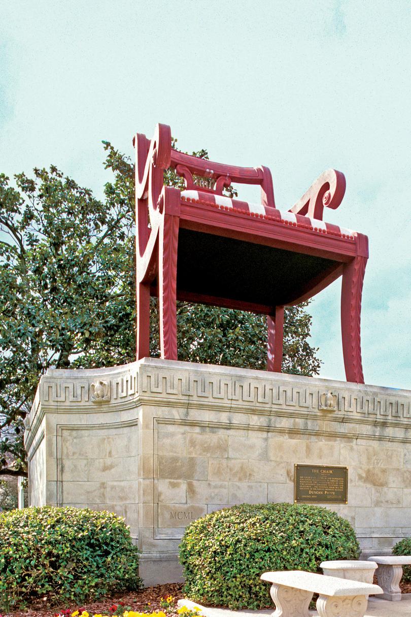 Mundo's Largest Chair in Thomasville, NC
