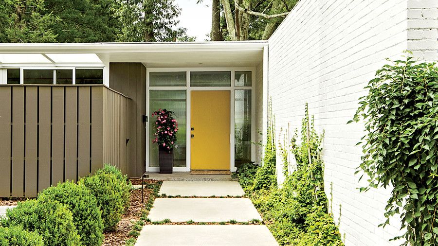 Medio siglo Modern Yellow Front Door
